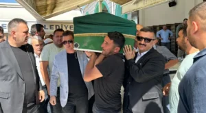 Bursa’da şehit itfaiye eri son yolculuğuna uğurlandı Bursa’da şehit itfaiye eri son yolculuğuna uğurlandı