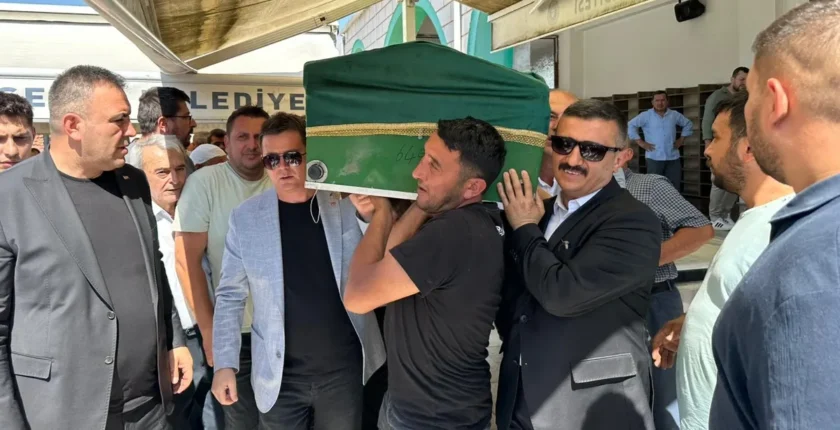 Bursa’da şehit itfaiye eri son yolculuğuna uğurlandı Bursa’da şehit itfaiye eri son yolculuğuna uğurlandı