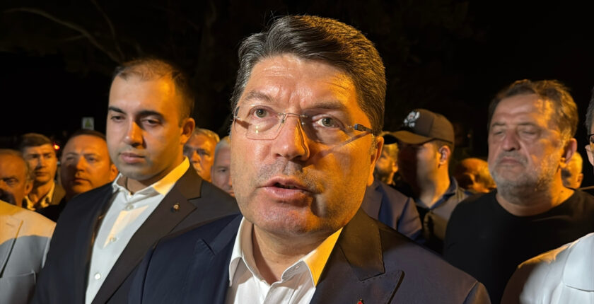 Yılmaz Tunç: Son 15 gün içerisinde çıkan yangınlarla ilgili 17 kişi tutuklandı Yılmaz Tunç: Son 15 gün içerisinde çıkan yangınlarla ilgili 17 kişi tutuklandı